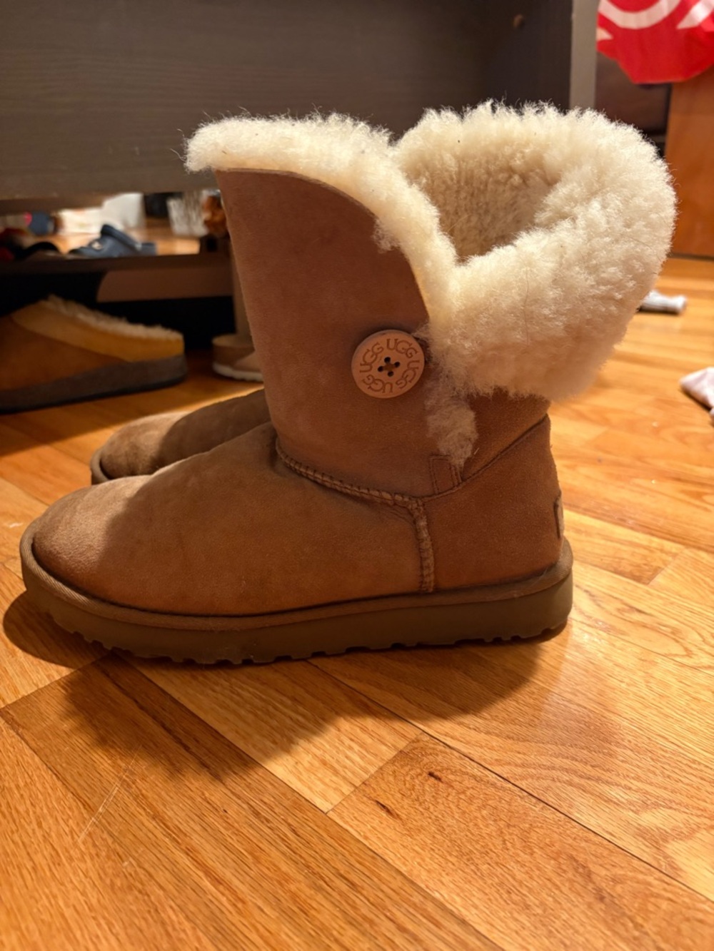 UGG Bailey Boots in Chestnut